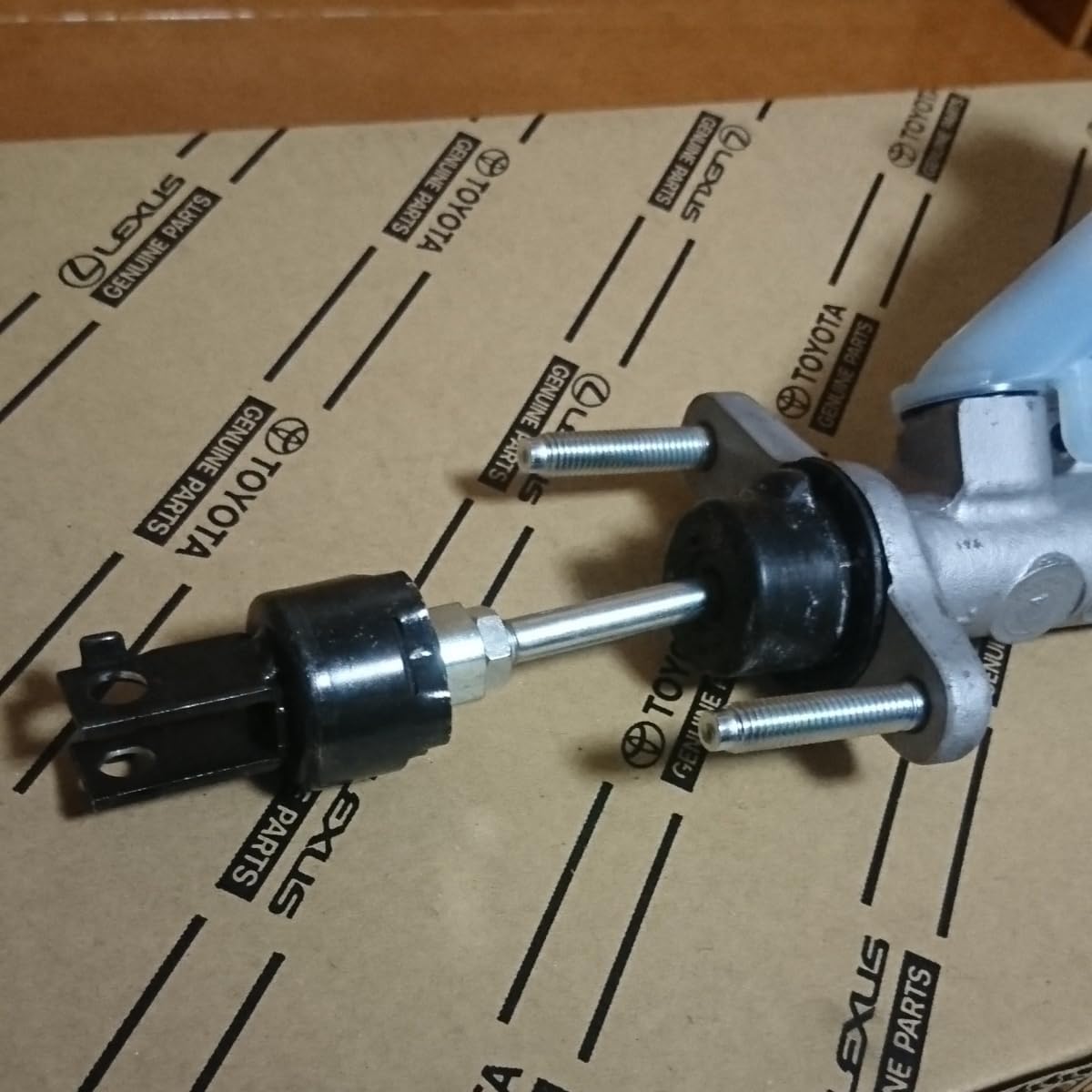 トヨタ スープラ JZA80 クラッチマスター シリンダー アウト